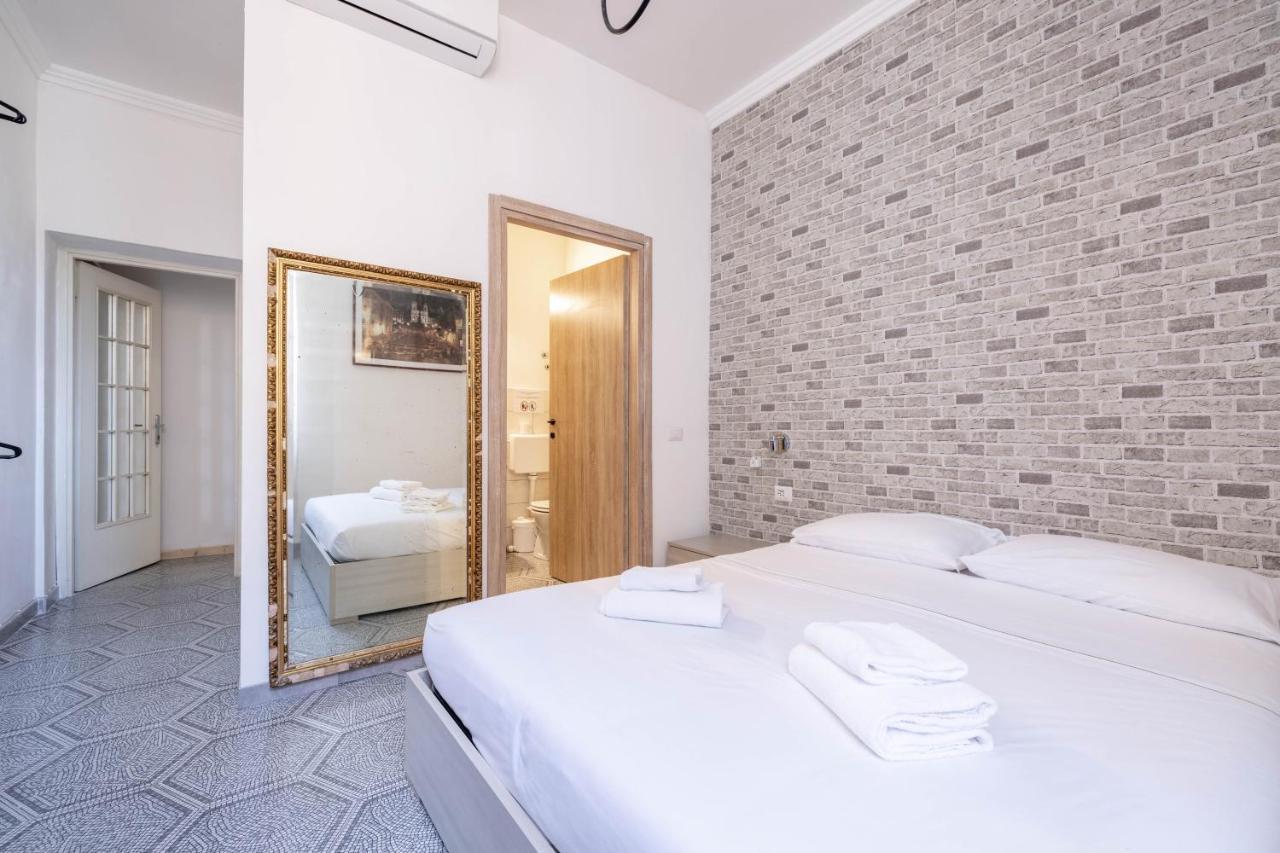 Vg Piazza Navona 5 Stelle Montecitorio Room Roma Exterior foto